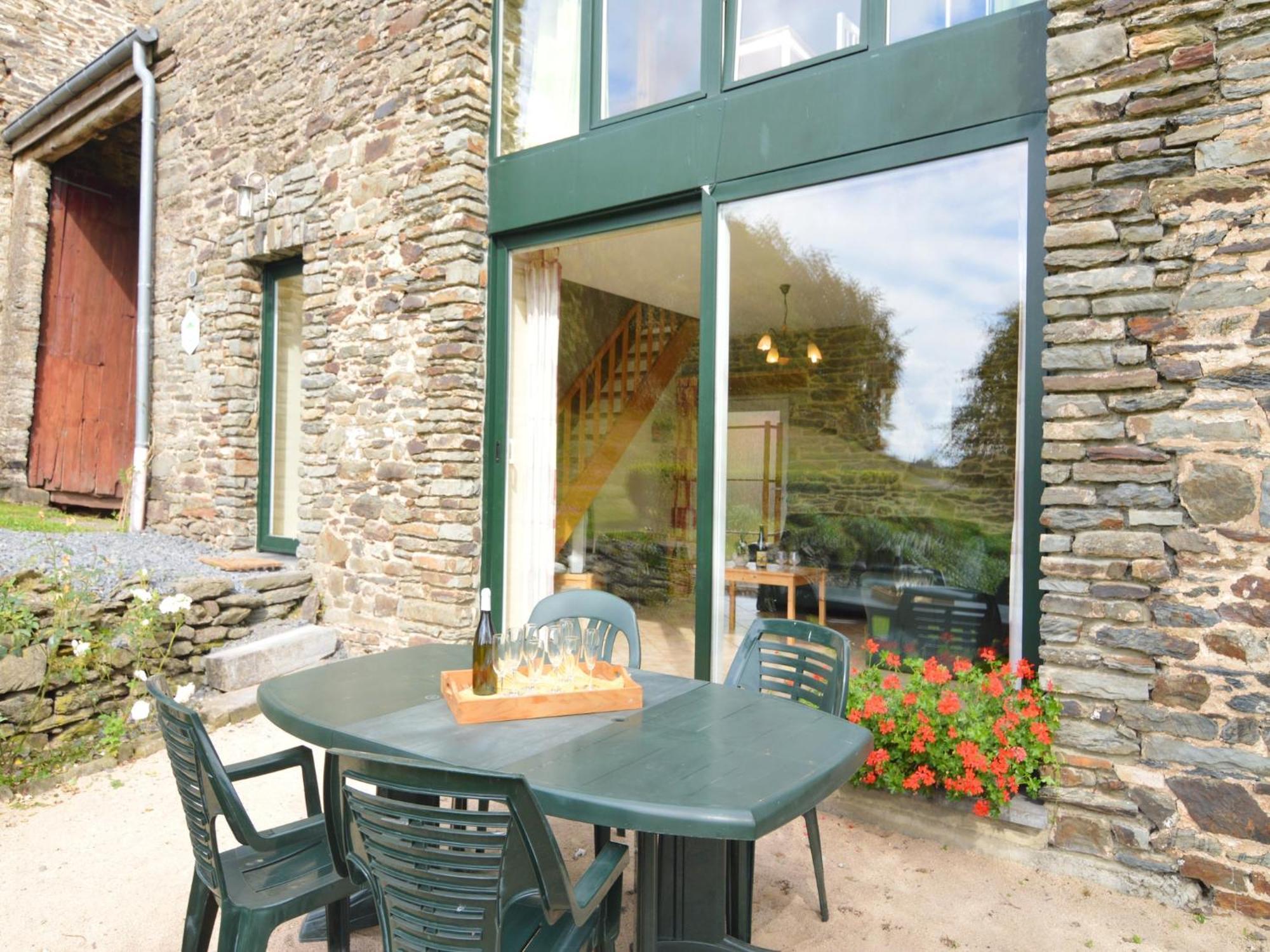 Comfortable Cottage In Neufmoulin With Meadow View Houffalize Eksteriør bilde
