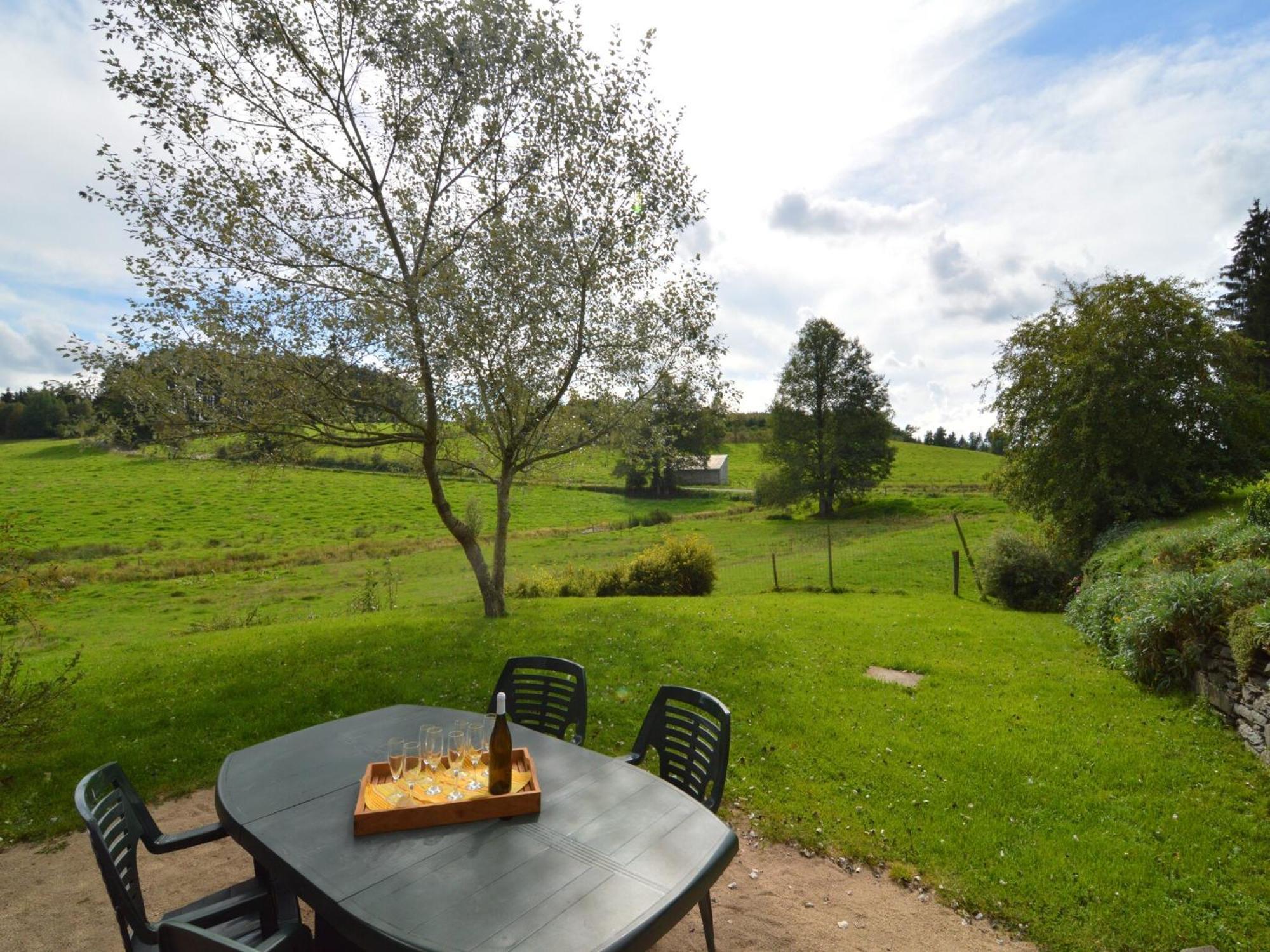 Comfortable Cottage In Neufmoulin With Meadow View Houffalize Eksteriør bilde