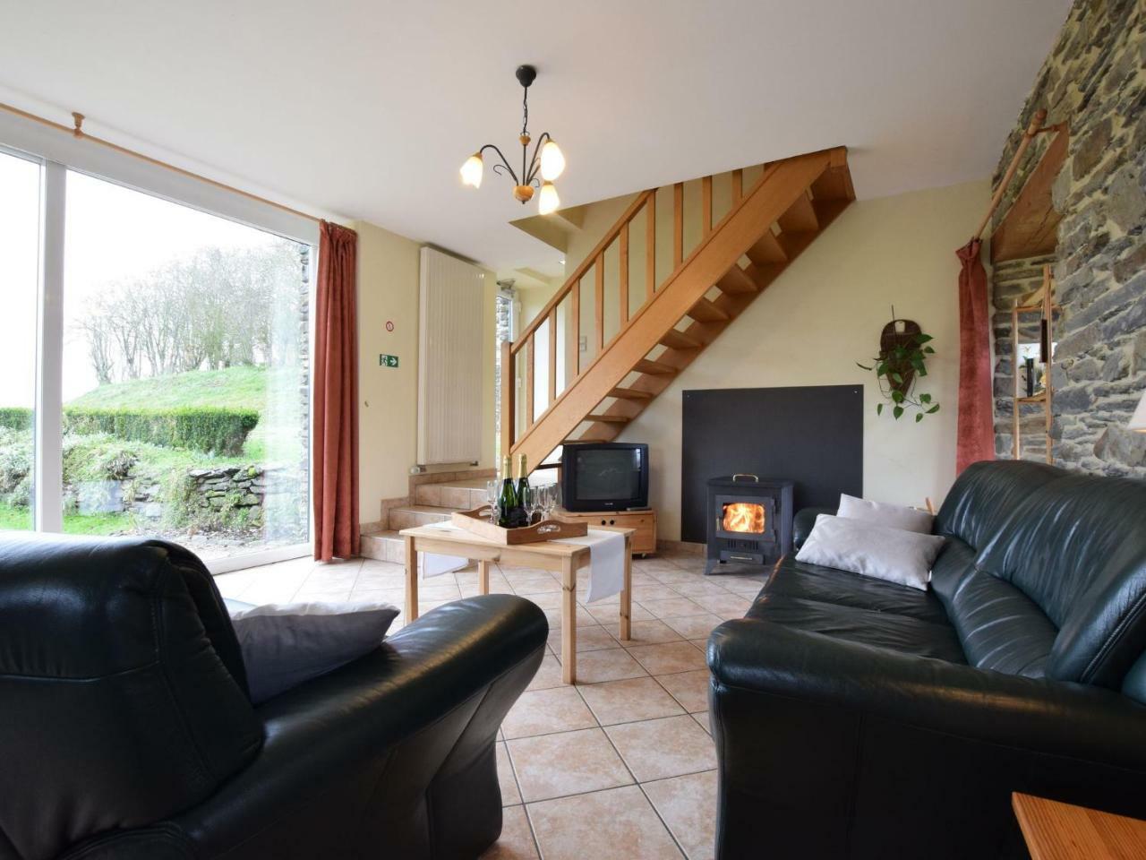 Comfortable Cottage In Neufmoulin With Meadow View Houffalize Eksteriør bilde
