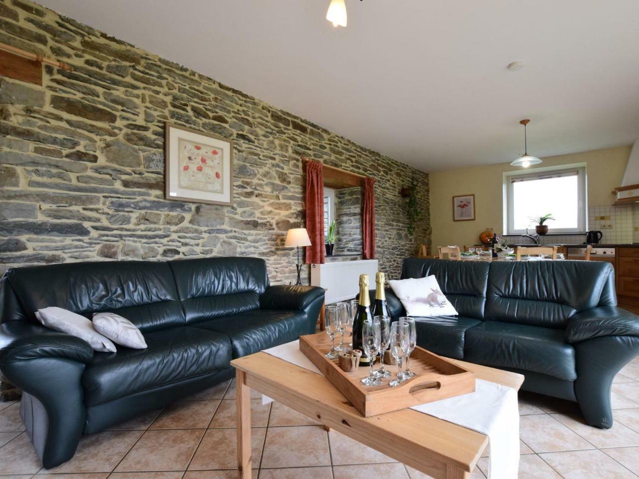 Comfortable Cottage In Neufmoulin With Meadow View Houffalize Eksteriør bilde