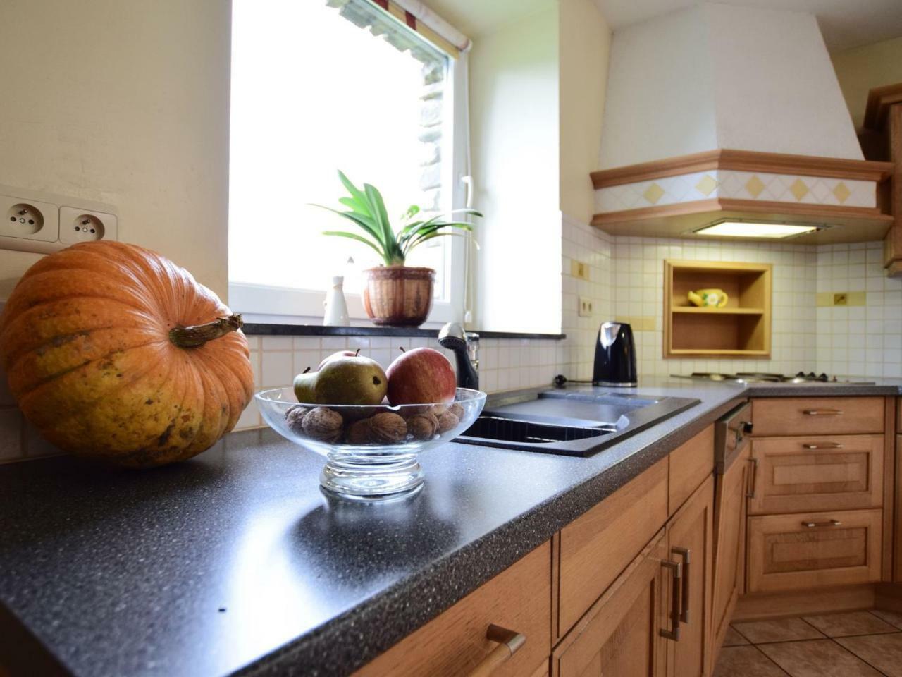 Comfortable Cottage In Neufmoulin With Meadow View Houffalize Eksteriør bilde