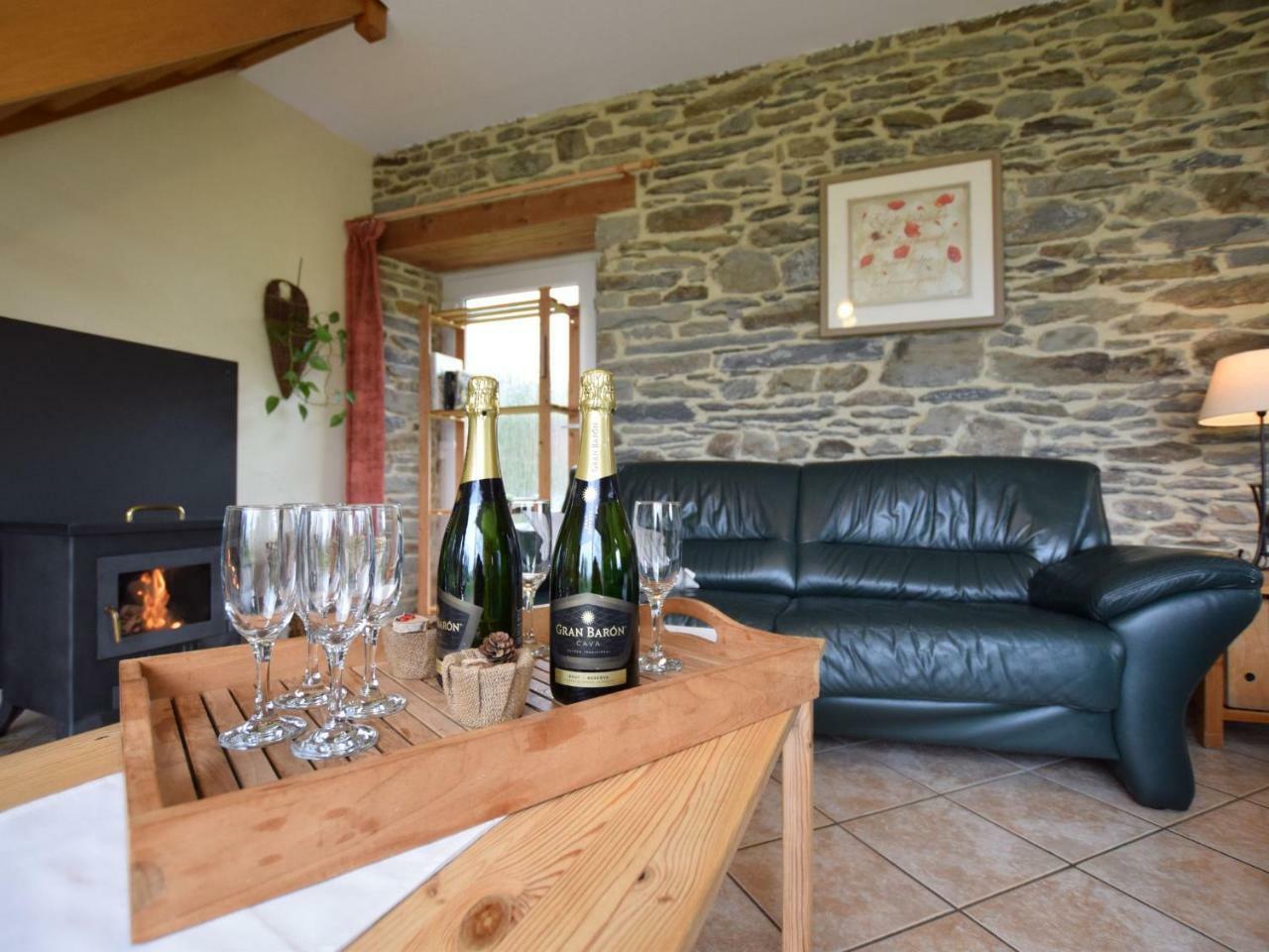 Comfortable Cottage In Neufmoulin With Meadow View Houffalize Eksteriør bilde