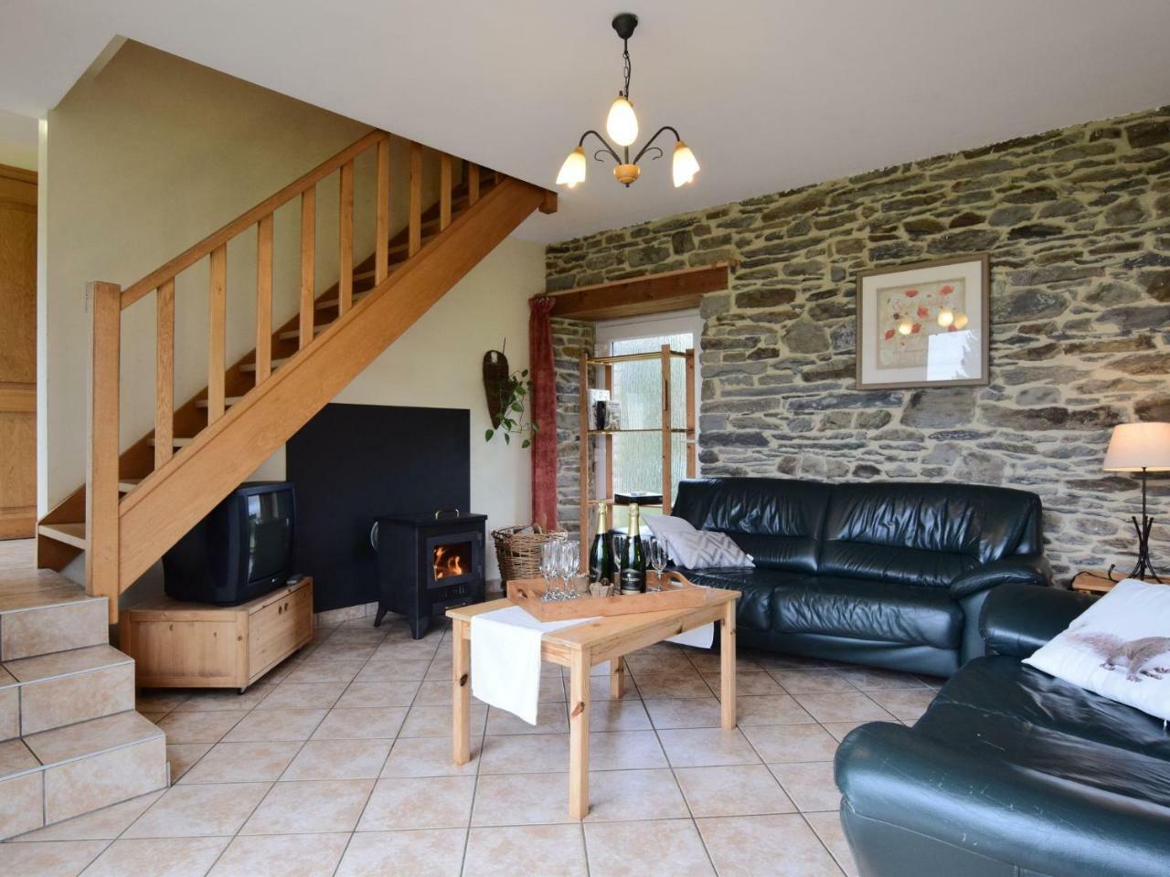 Comfortable Cottage In Neufmoulin With Meadow View Houffalize Eksteriør bilde